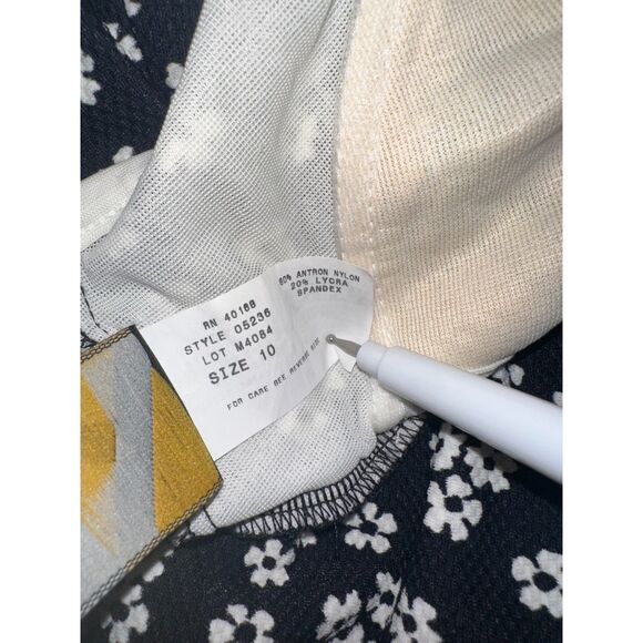 VTG Mainstream Black White Floral Skirted Swimsuit Pin Up Classic Nautical Sz 10 - Picture 11 of 13